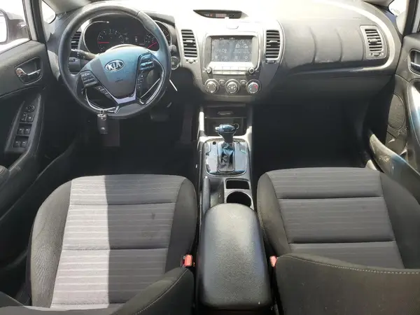 3KPFL4A74JE239757 2018 KIA FORTE - Image 8