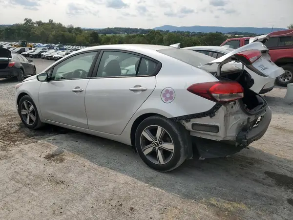 3KPFL4A74JE239953 2018 KIA FORTE - Image 2