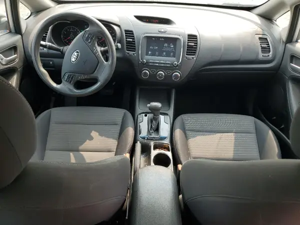 3KPFL4A74JE239953 2018 KIA FORTE - Image 8