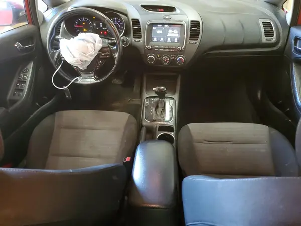 3KPFL4A74JE240889 2018 KIA FORTE - Image 8