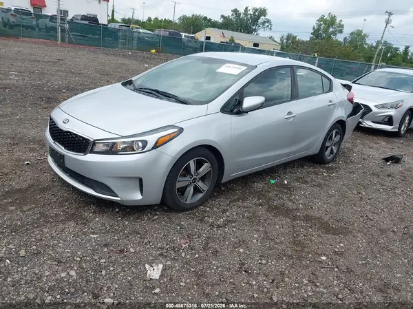 3KPFL4A74JE242433 2018 KIA FORTE - Image 2