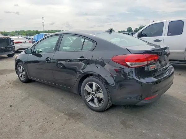 3KPFL4A74JE242500 2018 KIA FORTE - Image 2