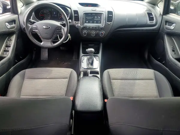 3KPFL4A74JE242500 2018 KIA FORTE - Image 8