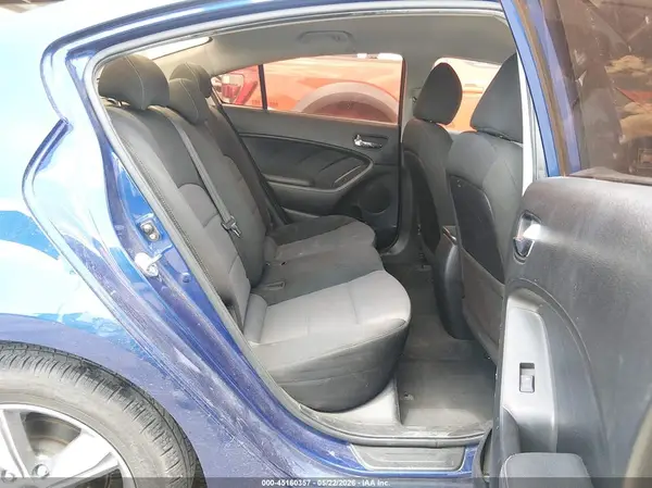 3KPFL4A74JE242948 2018 KIA FORTE - Image 8