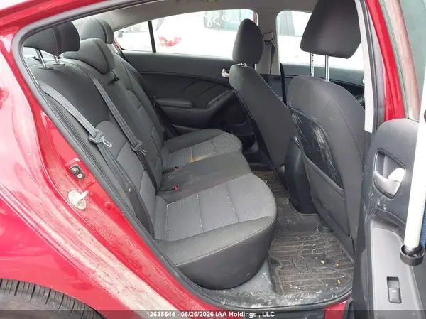 3KPFL4A74JE243209 2018 KIA FORTE - Image 8