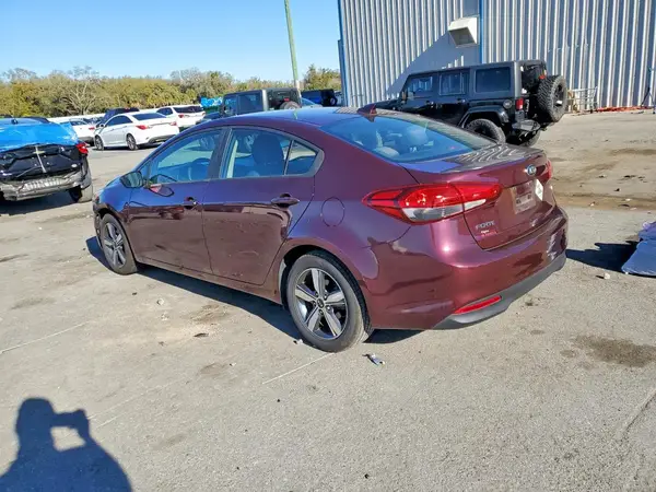 3KPFL4A74JE244117 2018 KIA FORTE - Image 2