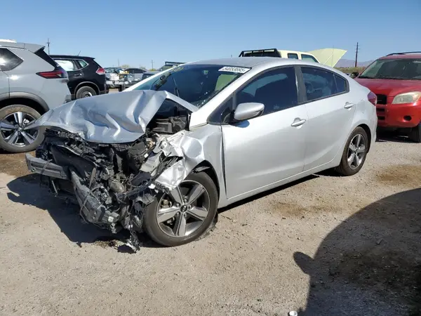 3KPFL4A74JE244327 2018 KIA FORTE - Image 1