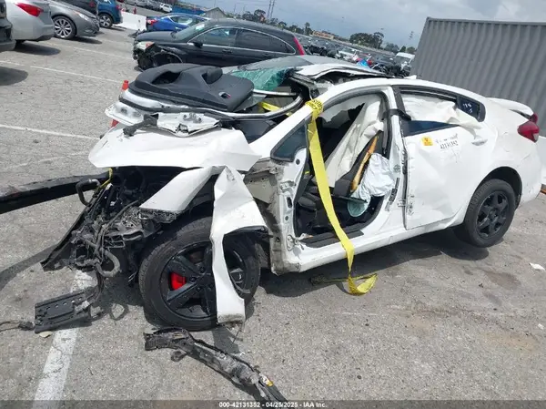 3KPFL4A74JE248006 2018 KIA FORTE - Image 2