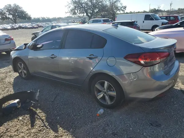 3KPFL4A74JE249950 2018 KIA FORTE - Image 2