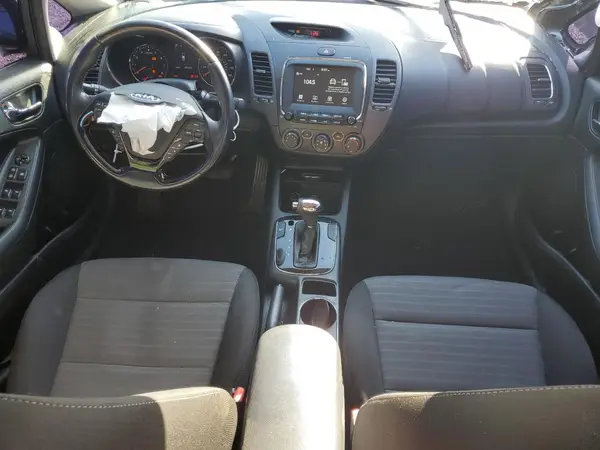 3KPFL4A74JE249950 2018 KIA FORTE - Image 8