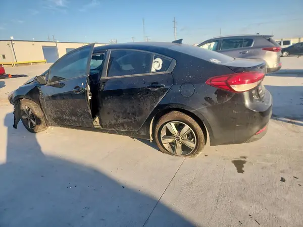 3KPFL4A74JE250466 2018 KIA FORTE - Image 2
