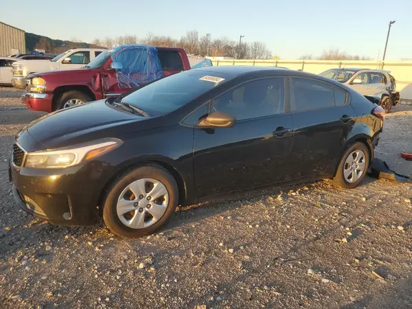 3KPFL4A74JE251388 2018 KIA FORTE - Image 1