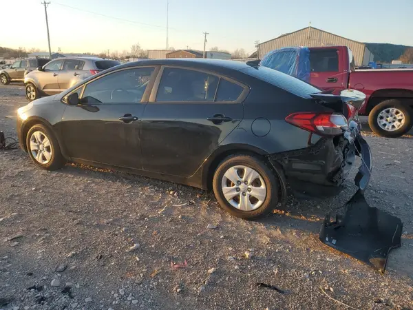 3KPFL4A74JE251388 2018 KIA FORTE - Image 2