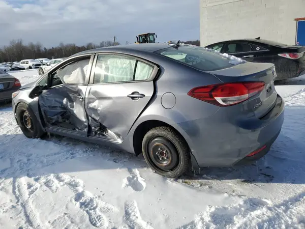 3KPFL4A74JE251990 2018 KIA FORTE - Image 2