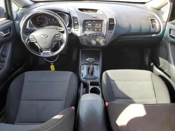 3KPFL4A74JE253254 2018 KIA FORTE - Image 8