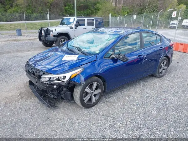 3KPFL4A74JE253352 2018 KIA FORTE - Image 2