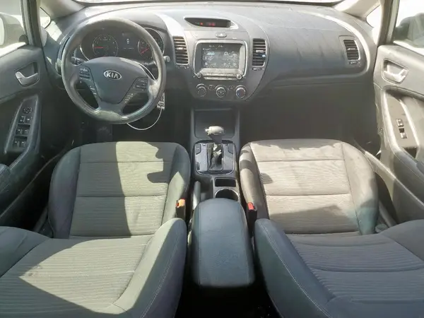 3KPFL4A74JE255151 2018 KIA FORTE - Image 8