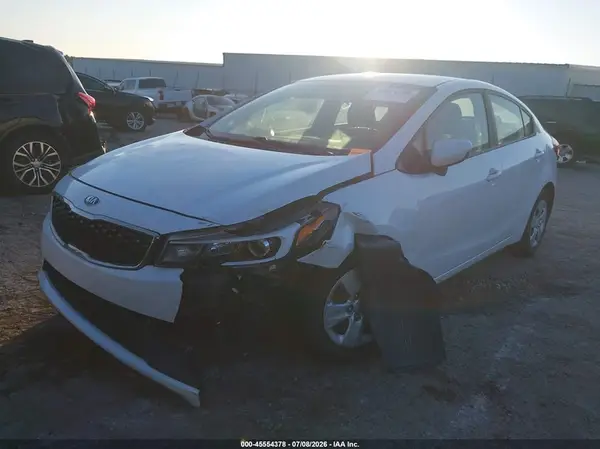 3KPFL4A74JE259653 2018 KIA FORTE - Image 2
