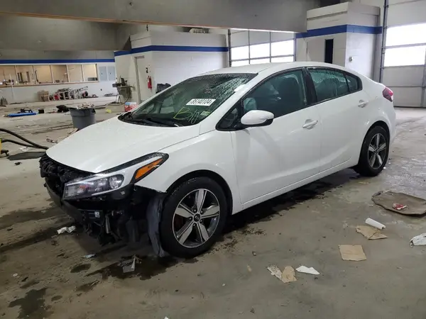 3KPFL4A74JE260785 2018 KIA FORTE - Image 1