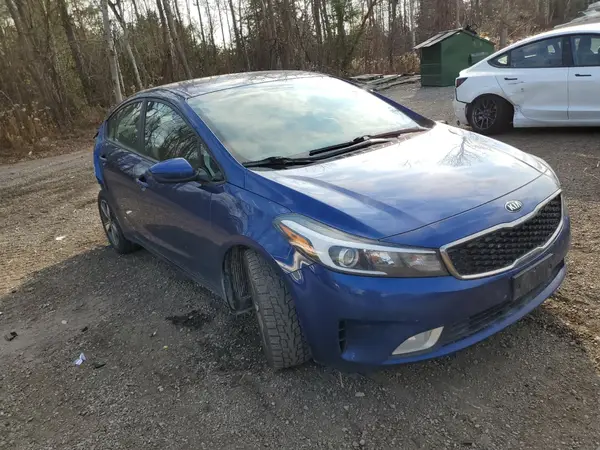 3KPFL4A74JE262097 2018 KIA FORTE - Image 1