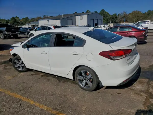 3KPFL4A74JE263797 2018 KIA FORTE - Image 2