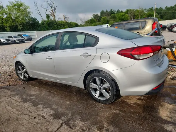 3KPFL4A74JE269597 2018 KIA FORTE - Image 2