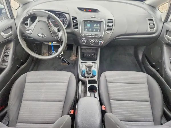 3KPFL4A74JE269597 2018 KIA FORTE - Image 8