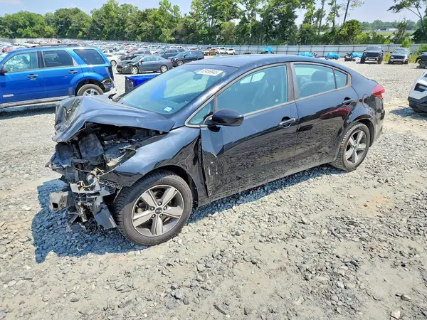 3KPFL4A74JE272693 2018 KIA FORTE - Image 1