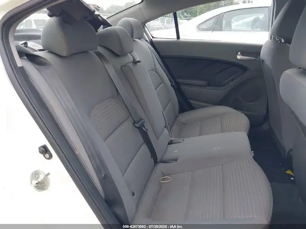 3KPFL4A74JE273004 2018 KIA FORTE - Image 8