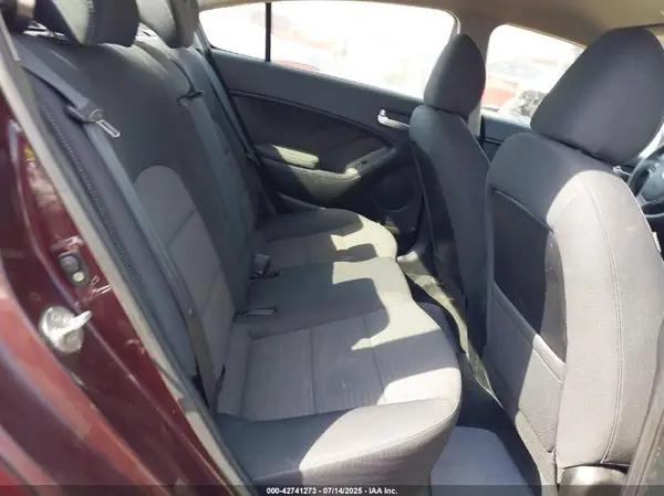 3KPFL4A74JE273570 2018 KIA FORTE - Image 8