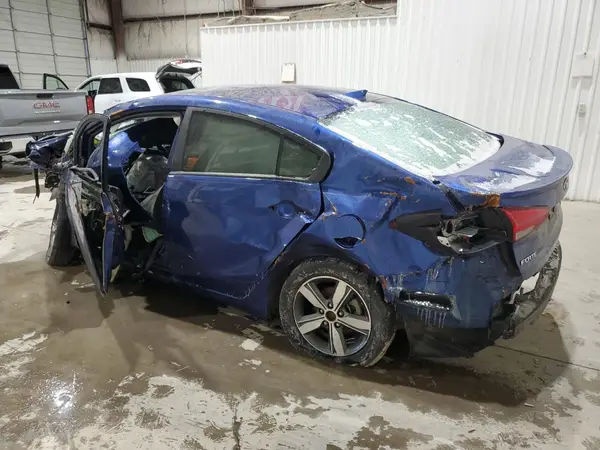 3KPFL4A74JE275576 2018 KIA FORTE - Image 2