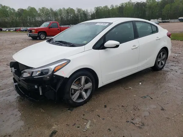 3KPFL4A74JE282141 2018 KIA FORTE - Image 1