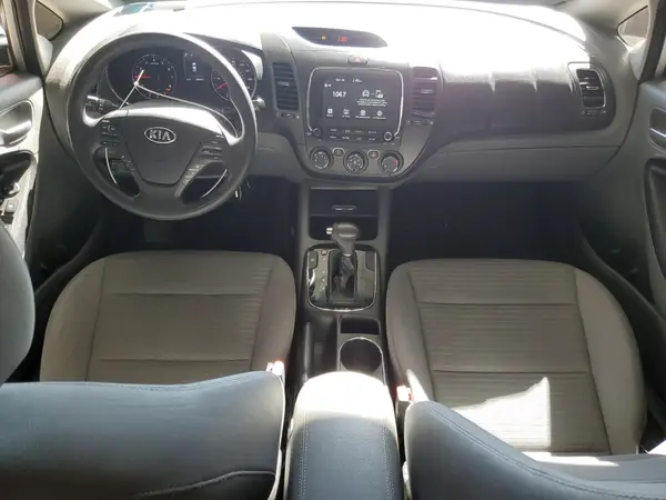 3KPFL4A74JE284598 2018 KIA FORTE - Image 8