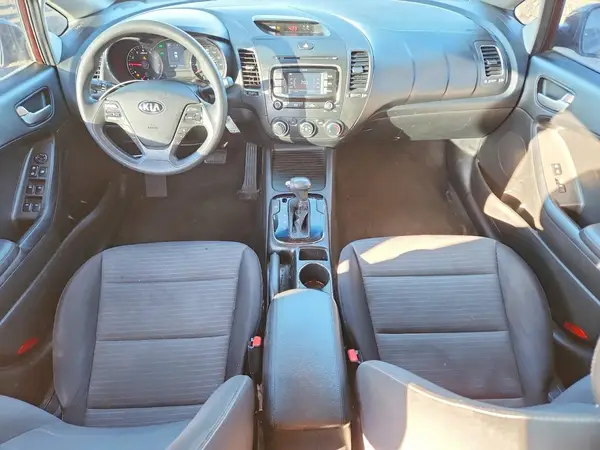 3KPFL4A75HE005850 2017 KIA FORTE - Image 8