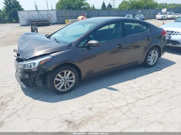3KPFL4A75HE007839 2017 KIA FORTE - Image 2