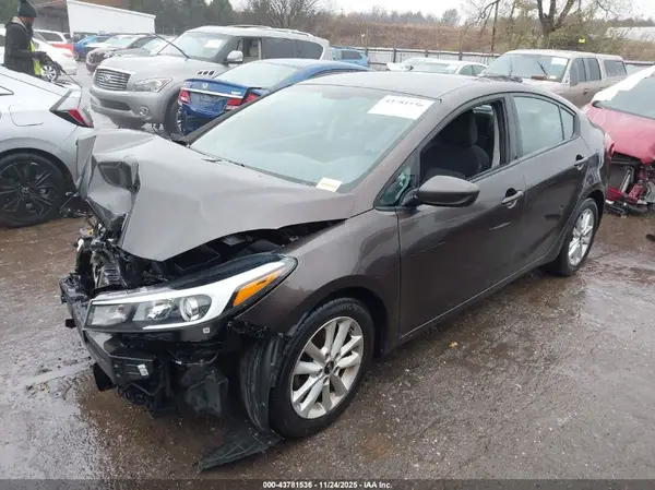 3KPFL4A75HE007887 2017 KIA FORTE - Image 2