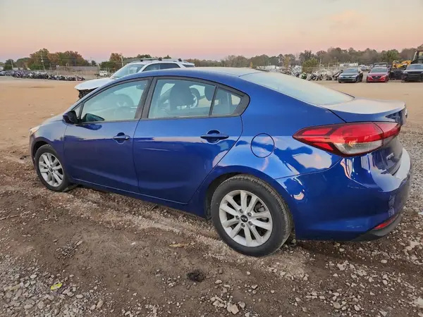 3KPFL4A75HE007968 2017 KIA FORTE - Image 2