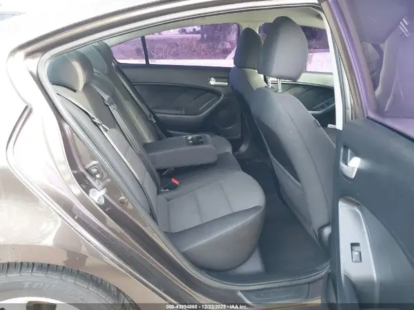 3KPFL4A75HE009767 2017 KIA FORTE - Image 8