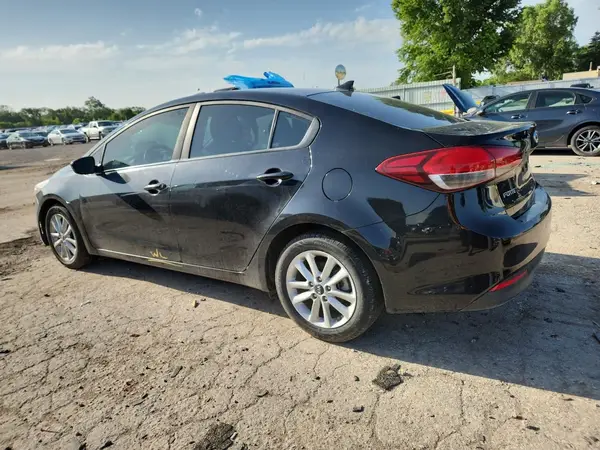 3KPFL4A75HE009817 2017 KIA FORTE - Image 2