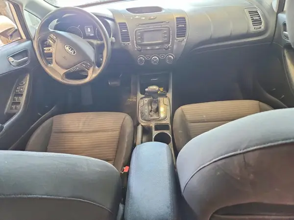 3KPFL4A75HE009851 2017 KIA FORTE - Image 8