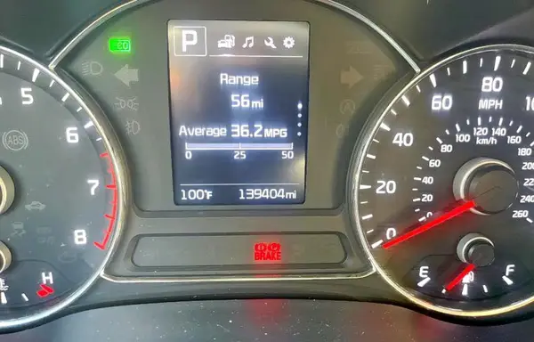 3KPFL4A75HE010305 2017 KIA FORTE - Image 8