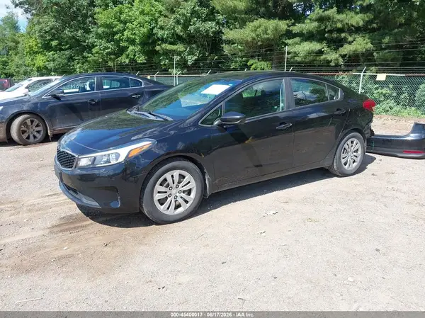 3KPFL4A75HE010918 2017 KIA FORTE - Image 2