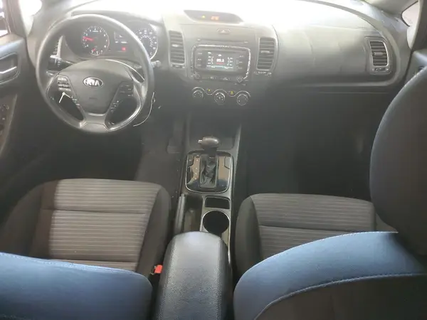 3KPFL4A75HE010921 2017 KIA FORTE - Image 8