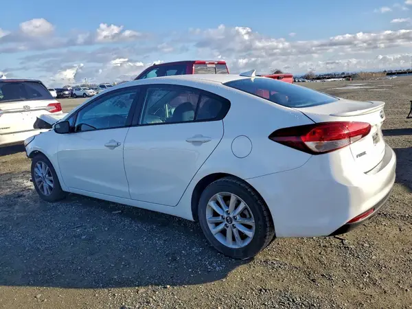 3KPFL4A75HE011759 2017 KIA FORTE - Image 2