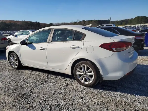 3KPFL4A75HE011874 2017 KIA FORTE - Image 2