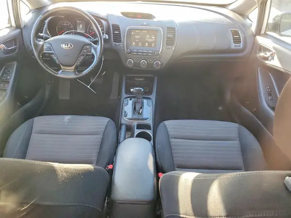 3KPFL4A75HE011874 2017 KIA FORTE - Image 8