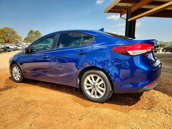 3KPFL4A75HE012409 2017 KIA FORTE - Image 2