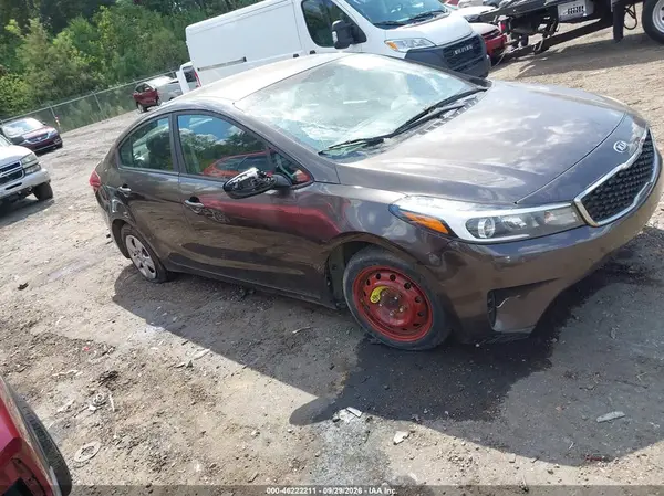 3KPFL4A75HE012667 2017 KIA FORTE - Image 1