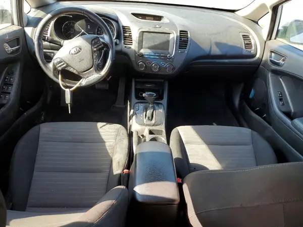 3KPFL4A75HE013429 2017 KIA FORTE - Image 8