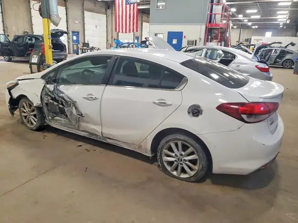 3KPFL4A75HE019067 2017 KIA FORTE - Image 2